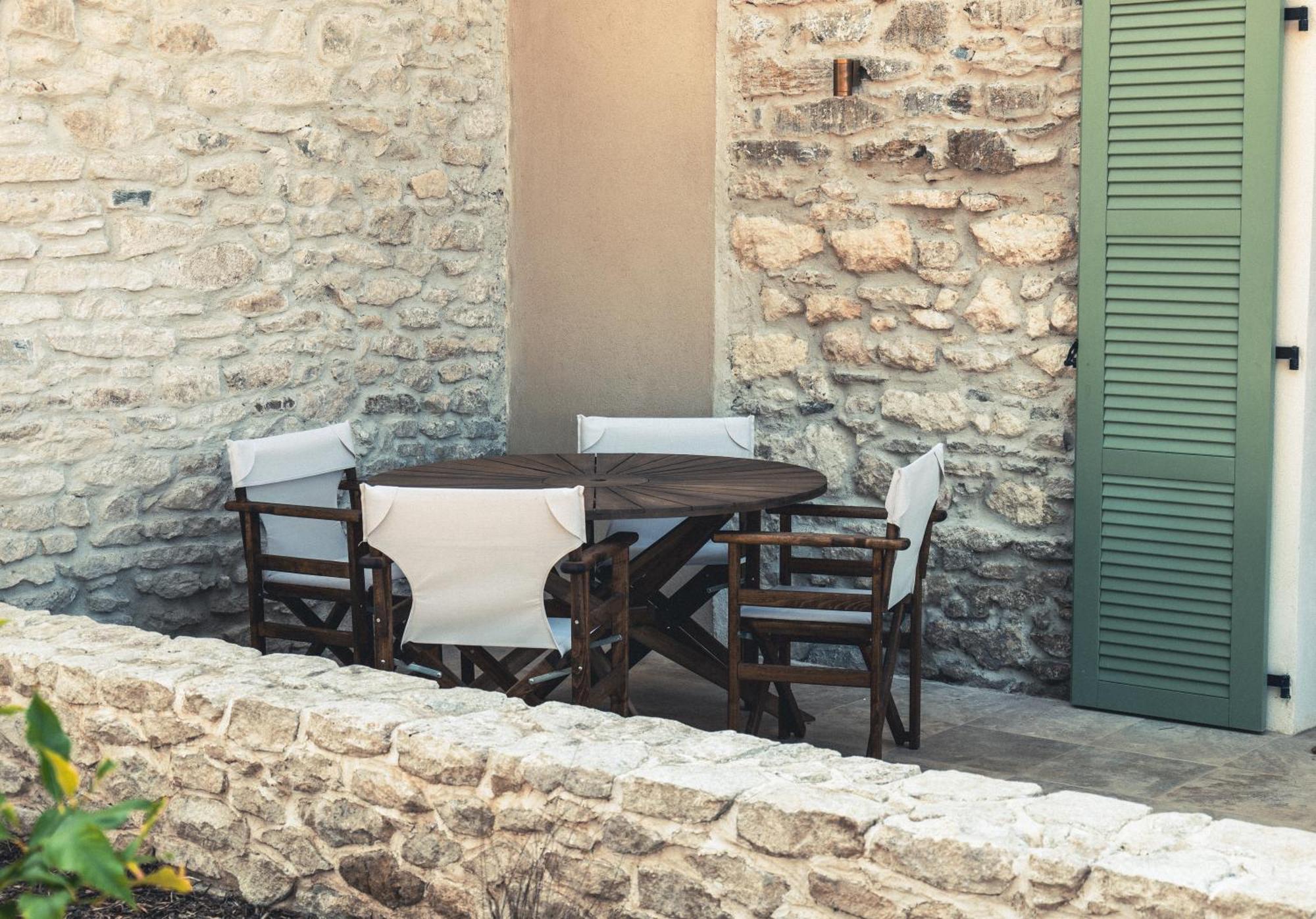 Boutique Hotel Responsable Et Restaurant Basgi Basgi Saint-Florent  Esterno foto