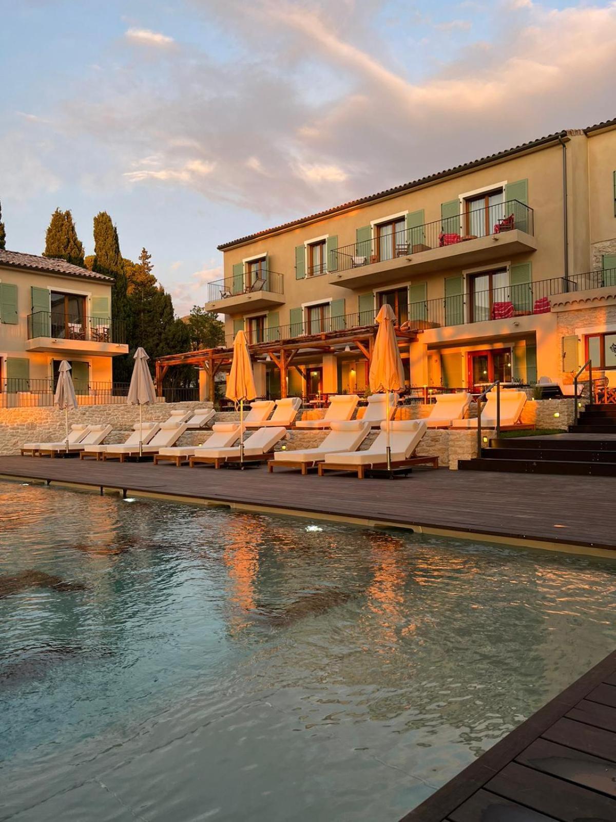 Boutique Hotel Responsable Et Restaurant Basgi Basgi Saint-Florent  Esterno foto