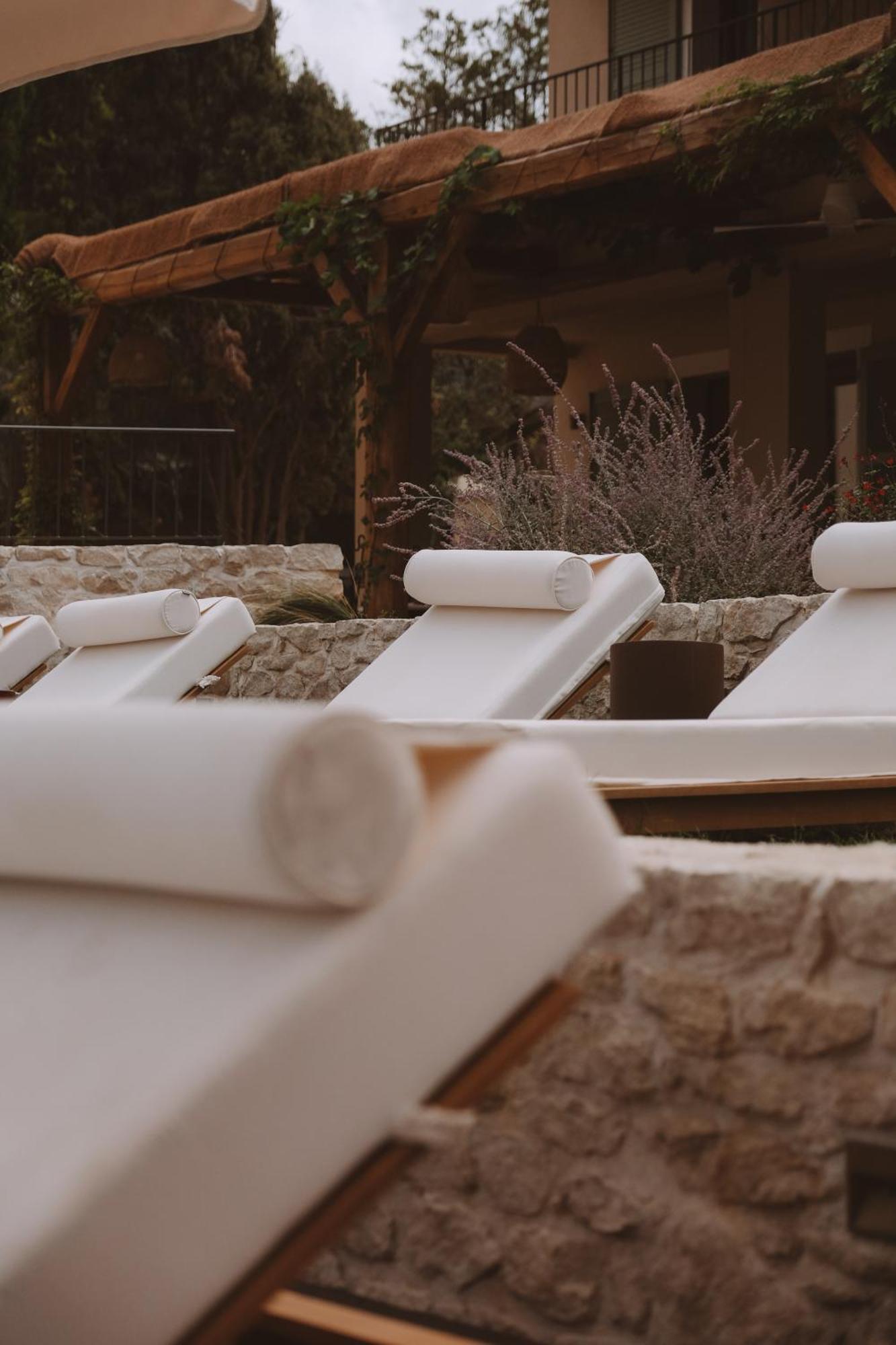 Boutique Hotel Responsable Et Restaurant Basgi Basgi Saint-Florent  Esterno foto