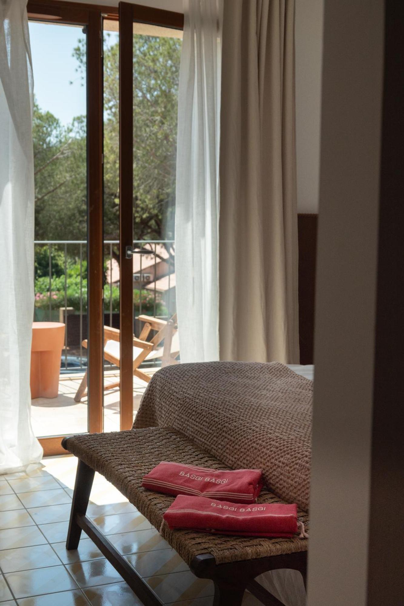 Boutique Hotel Responsable Et Restaurant Basgi Basgi Saint-Florent  Esterno foto